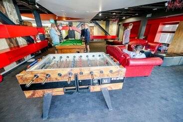 Nomads Queenstown Hostel