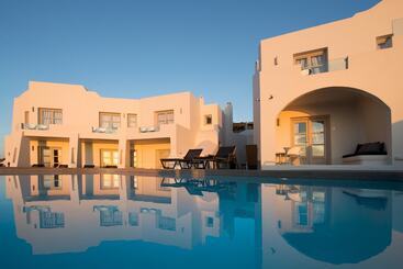 هتل Avaton Resort And Spa