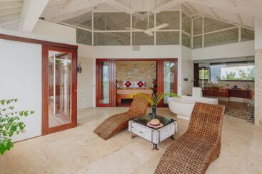 هتل Batu Karang Lembongan Resort & Spa