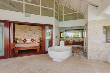 هتل Batu Karang Lembongan Resort & Spa