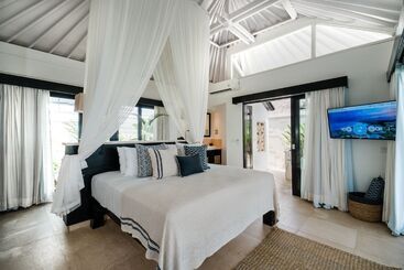 هتل Batu Karang Lembongan Resort & Spa