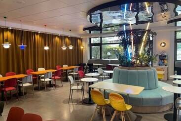 هتل B&B Hôtel Paris 17 Batignolles