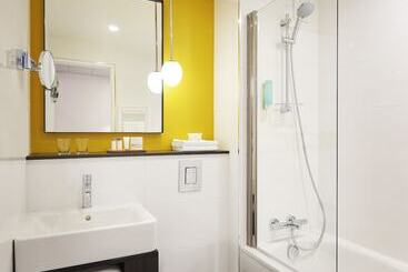 هتل B&B Hôtel Paris 17 Batignolles