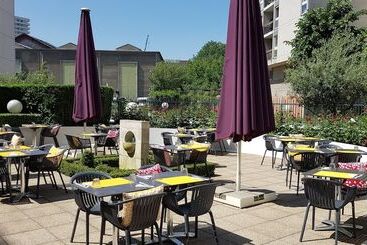 هتل B&B Hôtel Paris 17 Batignolles
