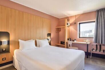 هتل B&B Hôtel Paris 17 Batignolles