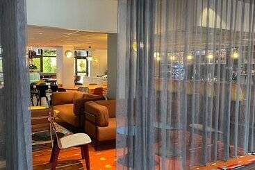 هتل B&B Hôtel Paris 17 Batignolles