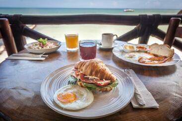 Beachfront Hotel La Palapa   Adults Only
