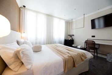 هتل Civitas Suites