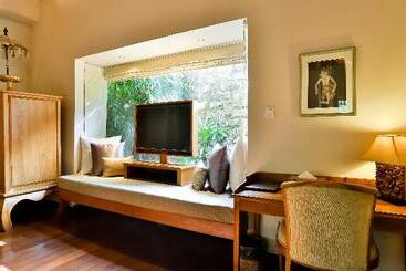 هتل Disini Luxury Spa Villa
