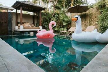 هتل Disini Luxury Spa Villa