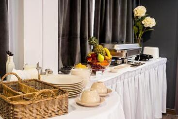 Elina Hotel Apartments