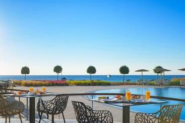 هتل Elysium Resort & Spa
