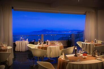 هتل Elysium Resort & Spa