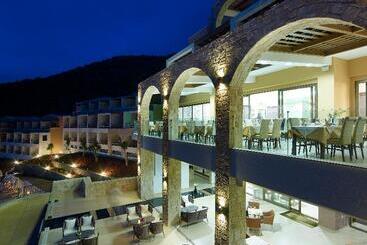 هتل Filion Suites Resort & Spa
