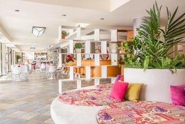 Flisvos Royal Hotel & Suites - Tolo