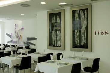 酒店 Genesis