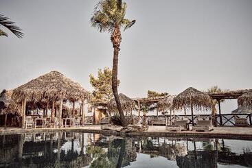 Gloria Maris Hotel Suites And Villa