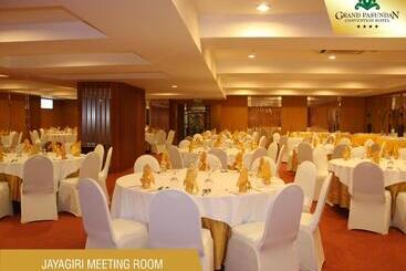 هتل Grand Pasundan Convention