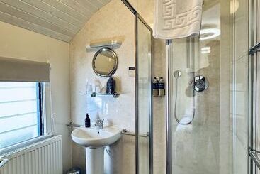 هتل Guisachan Guest House