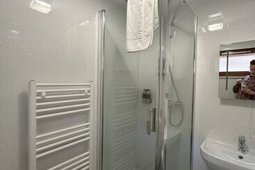 هتل Guisachan Guest House