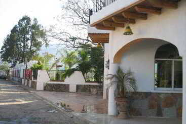 هتل Hacienda La Puerta De Enmedio