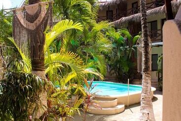 هتل Holbox Dream Beachfront