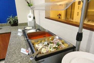 هتل Holiday Inn Express & Suites Toluca Zona Aeropuerto, An Ihg