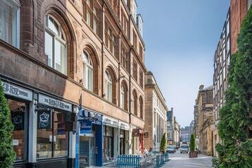 هتل Hub By Premier Innedinburgh City Centre, Rose Street