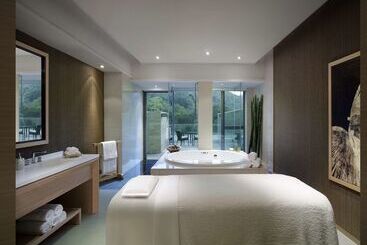 هتل Hyatt Regency Hong Kong, Sha Tin