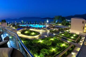 هتل Ionian Emerald Resort