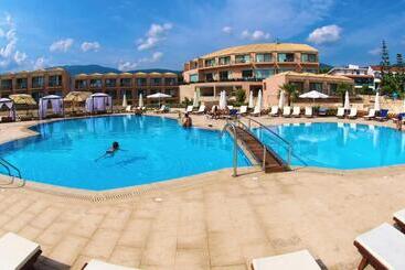 هتل Ionian Emerald Resort