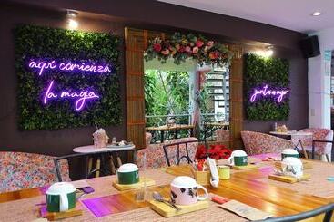 هتل Jardines Del Centro