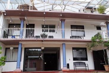 Hotell Jardines Del Carmen