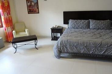 Hotell Jardines Del Carmen