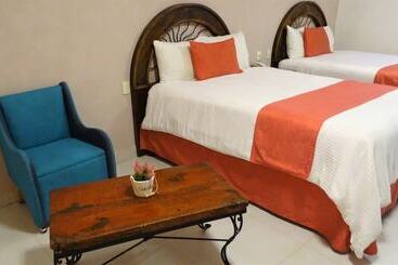 Hotell Jardines Del Carmen