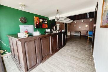 Hotell Jardines Del Carmen