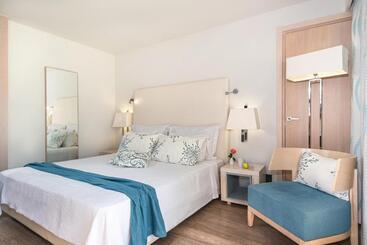 هتل Minos Mare Royal