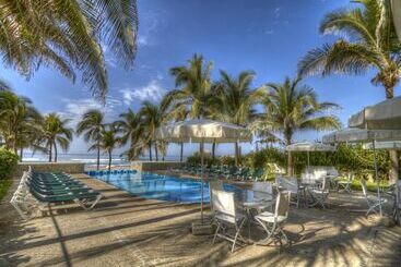 هتل Ocean Breeze Acapulco