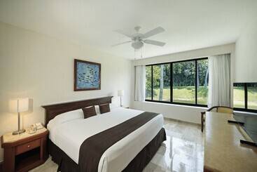 هتل Ocean Breeze Acapulco