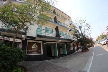 هتل Portonovo Plaza Malecon
