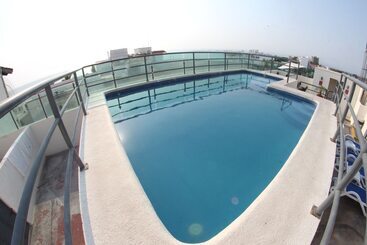 هتل Portonovo Plaza Malecon