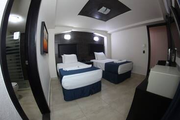 هتل Portonovo Plaza Malecon