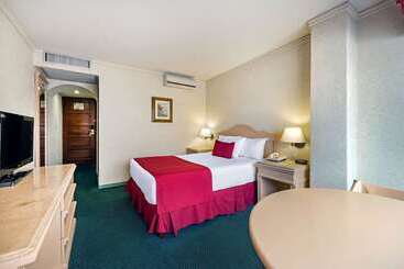 هتل Quality Inn Aguascalientes