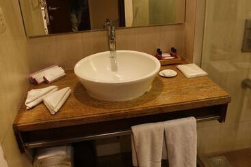 هتل Royal Orchid Central Jaipur, Bani Park