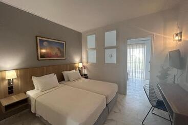 هتل Selini Suites & Waterpark