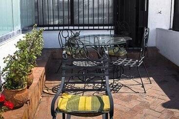 هتل Suites Sofia