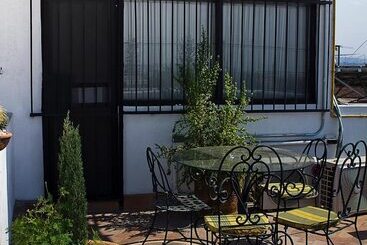 هتل Suites Sofia