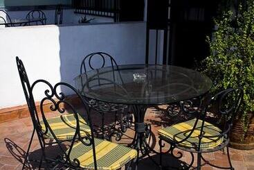 هتل Suites Sofia