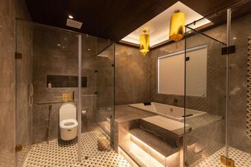هتل The Corinthians Resort And Club