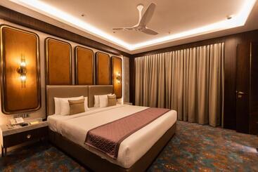 هتل The Corinthians Resort And Club